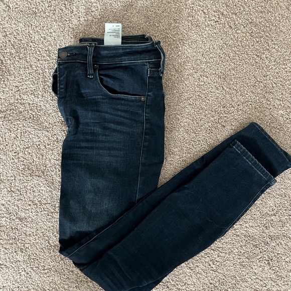 EUC Abercrombie & Fitch Skinny Jeans - Picture 3 of 4
